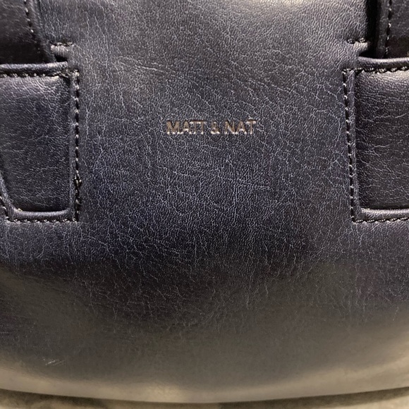Matt&Nat purse/wristlt vegan leather lovely washed blue/navy color new condition - Picture 5 of 9